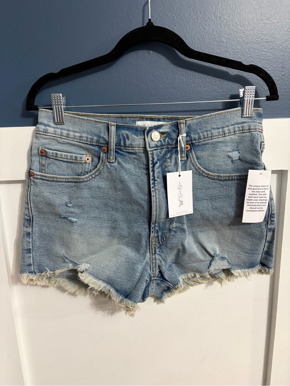 Jessica Simpson Women's Ginger High Rise Short Light Wash Size 4 NWT